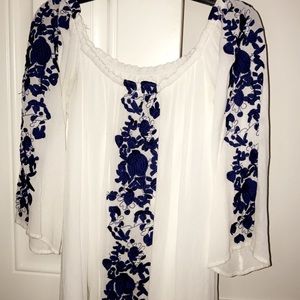 Cute off-the-shoulder dress!!